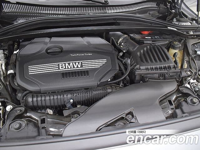 BMW 1 Series 2022 — Фото 17/20