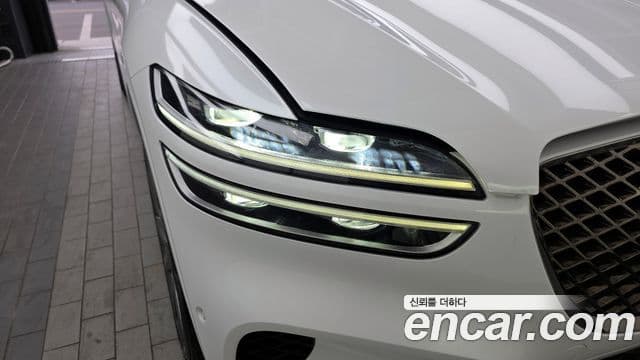 Genesis GV70 2022 — ფოტო 26/33