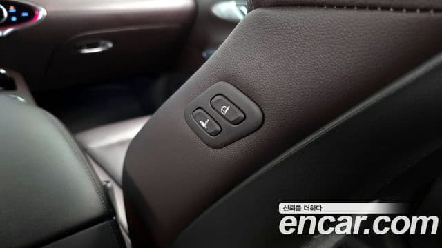 Genesis GV70 2022 — ფოტო 8/33