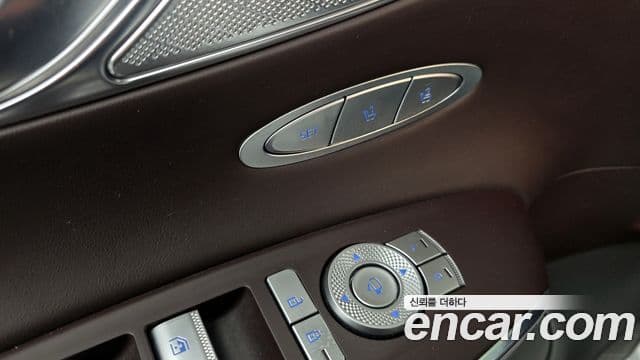 Genesis GV70 2022 — ფოტო 19/33