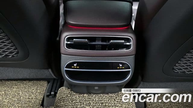 Genesis GV70 2022 — ფოტო 12/33