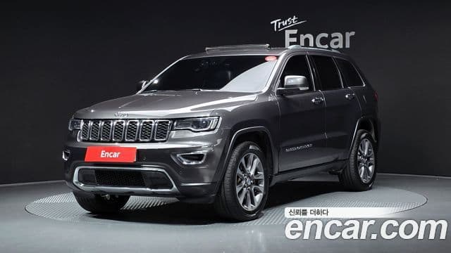 Jeep Grand Cherokee 2018 — ფოტო 12/20