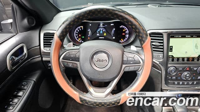 Jeep Grand Cherokee 2018 — ფოტო 4/20