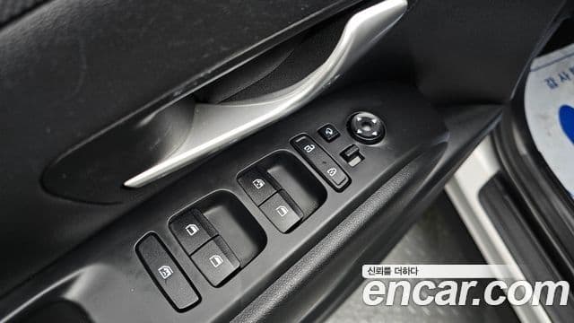 Hyundai Tucson Hybrid 2021 — Photo 17/20