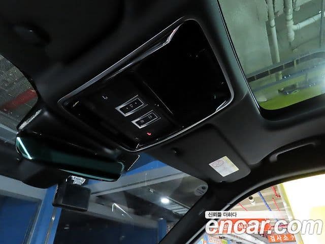 Land Rover Range Rover Velar 2019 — Photo 1/20