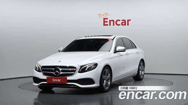 Mercedes-Benz E-Class 2018 — Фото 1/20