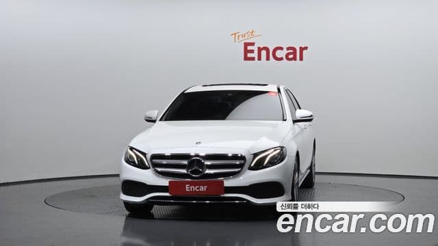 Mercedes-Benz E-Class 2018 — Фото 3/20