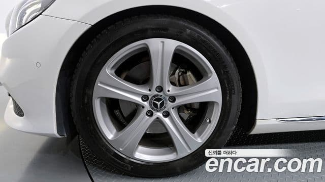 Mercedes-Benz E-Class 2018 — Фото 5/20