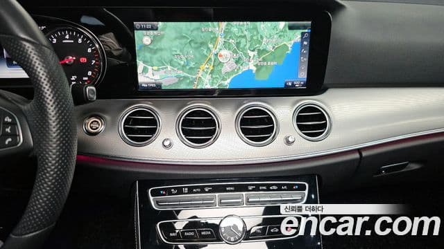 Mercedes-Benz E-Class 2018 — Фото 16/20