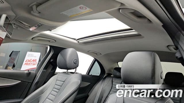 Mercedes-Benz E-Class 2018 — Фото 19/20