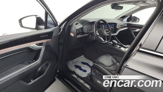 Volkswagen Touareg 2025 — Photo 20/20