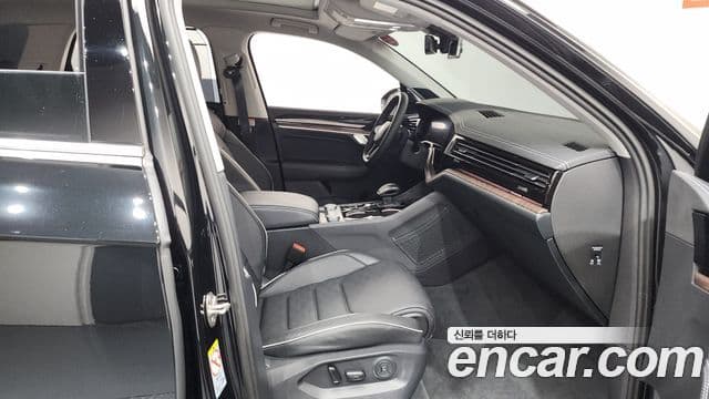 Volkswagen Touareg 2025 — Photo 18/20