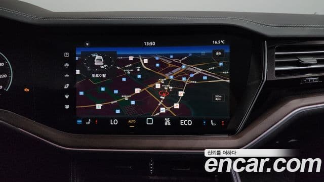 Volkswagen Touareg 2025 — Photo 10/20