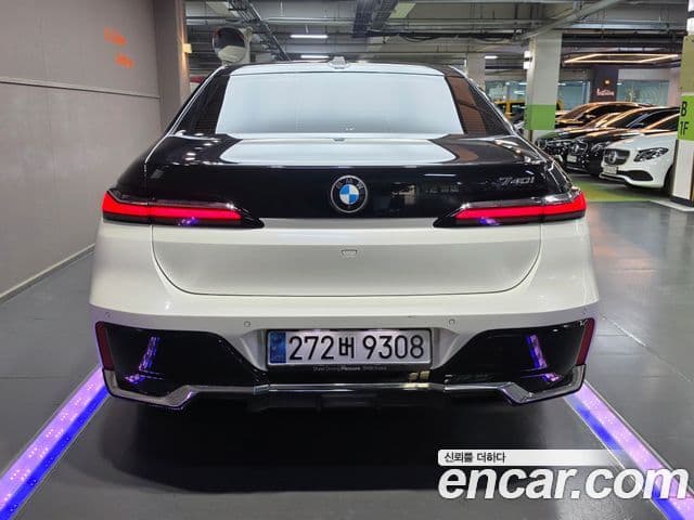 BMW 7 Series 2023 — Photo 11/20