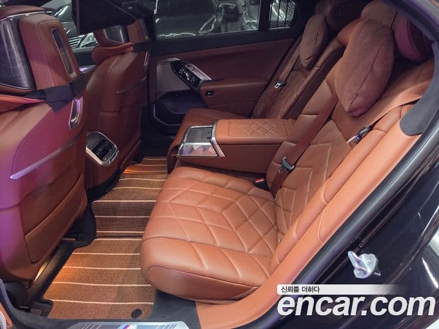 BMW 7 Series 2023 — Photo 18/20