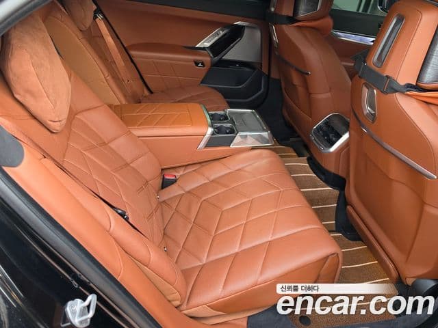 BMW 7 Series 2023 — Photo 2/20