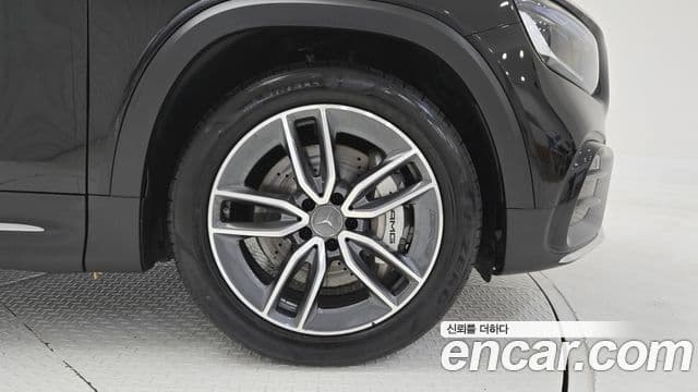 Mercedes-Benz GLB-Class 2025 — Фото 5/20