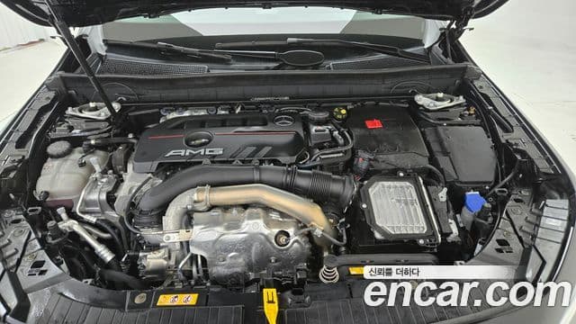 Mercedes-Benz GLB-Class 2025 — Фото 6/20