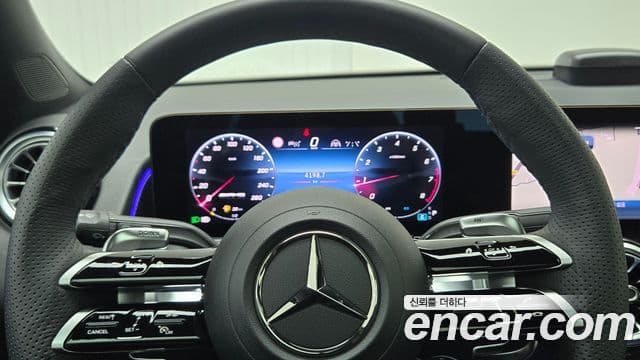 Mercedes-Benz GLB-Class 2025 — Фото 8/20