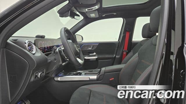 Mercedes-Benz GLB-Class 2025 — Фото 9/20