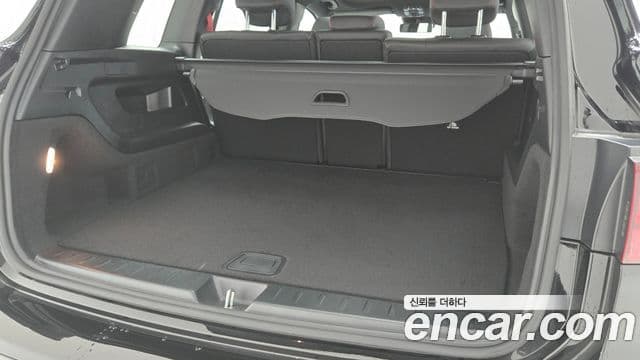 Mercedes-Benz GLB-Class 2025 — Фото 11/20