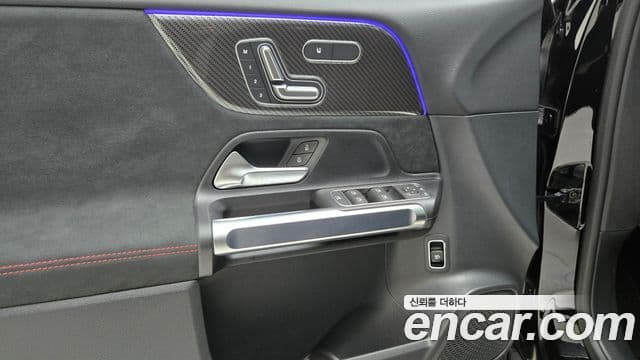 Mercedes-Benz GLB-Class 2025 — Фото 15/20