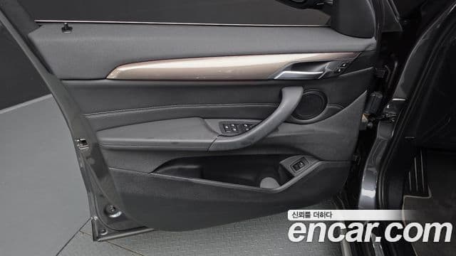 BMW X1 2021 — Photo 14/31