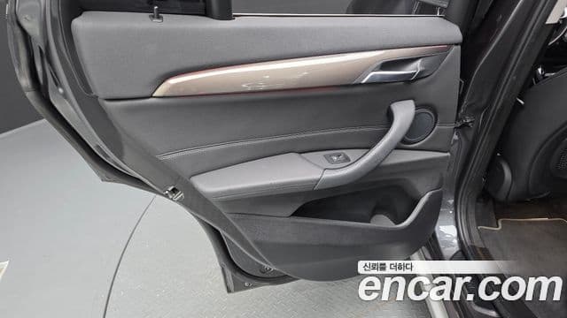BMW X1 2021 — Photo 16/31