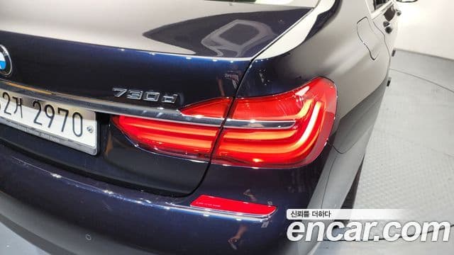BMW 7 Series 2018 — Photo 19/40
