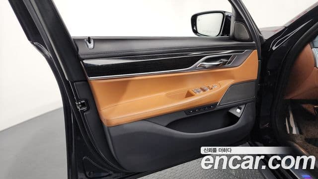 BMW 7 Series 2018 — Photo 5/40