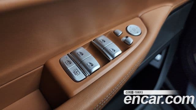 BMW 7 Series 2018 — Photo 32/40