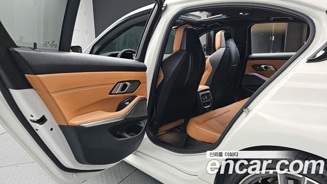 BMW 3 Series 2021 — ფოტო 12/20