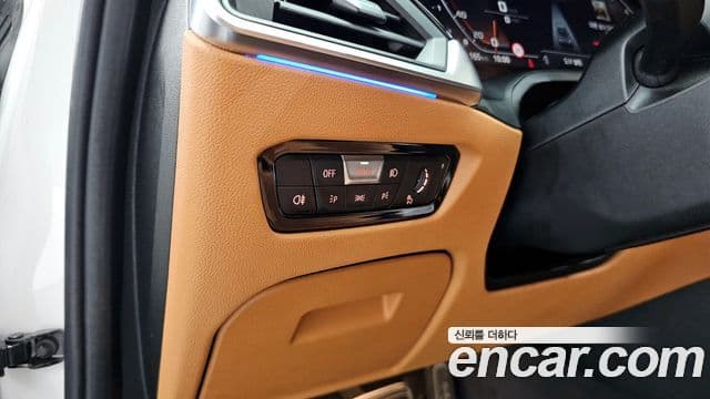 BMW 3 Series 2021 — Photo 7/34