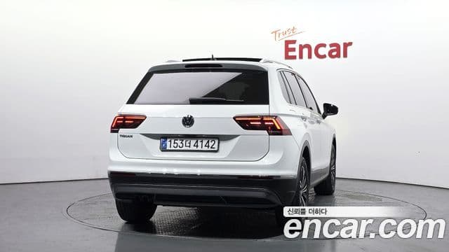 Volkswagen Tiguan 2020 — ფოტო 6/20