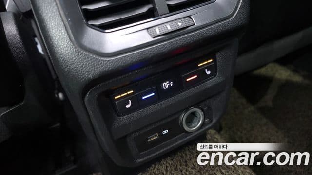 Volkswagen Tiguan 2020 — ფოტო 13/20