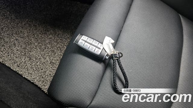 Genesis GV70 2021 — Photo 11/36