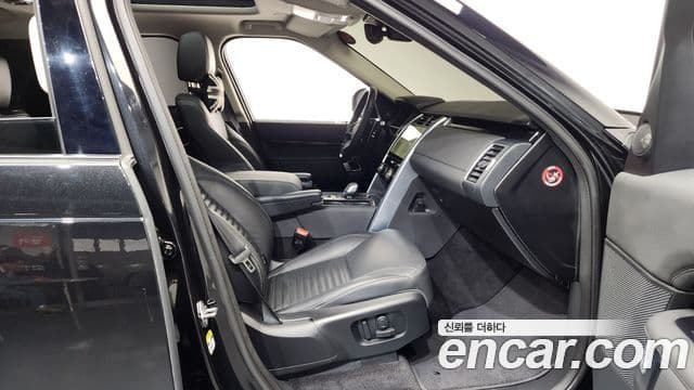 Land Rover Discovery 5 2021 — ფოტო 4/20