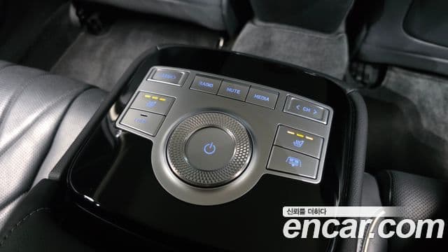 Genesis Electrified G80 2021 — ფოტო 19/20