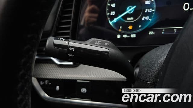 Kia Sportage 2022 — ფოტო 16/20