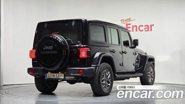 Jeep Wrangler 2021 — Фото 2/20