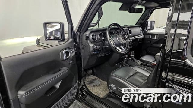 Jeep Wrangler 2021 — Фото 10/20
