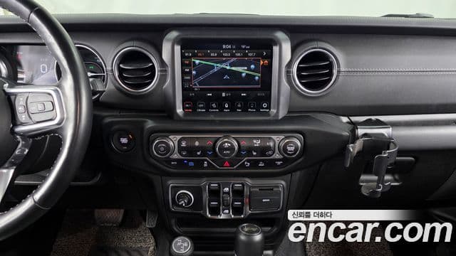 Jeep Wrangler 2021 — Фото 14/20