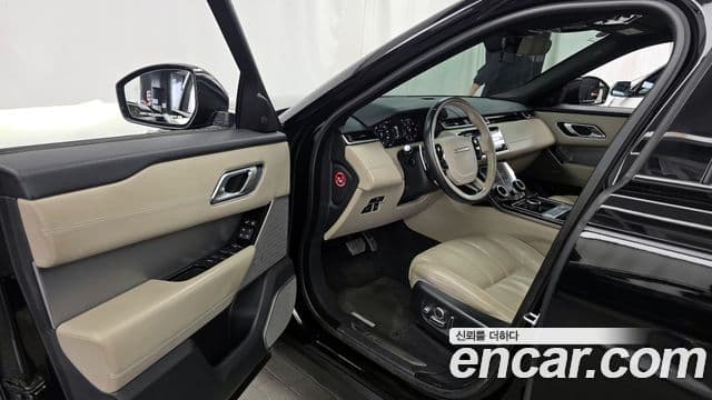 Land Rover Range Rover Velar 2018 — ფოტო 10/20