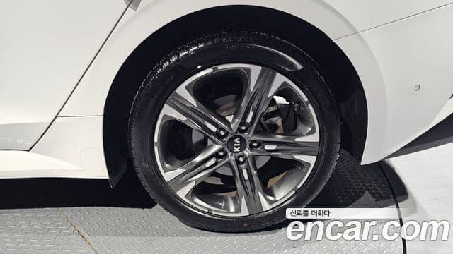 Kia K5 2021 — ფოტო 5/20