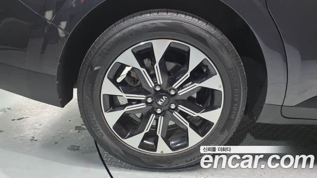Kia Carnival 2021 — Фото 5/20