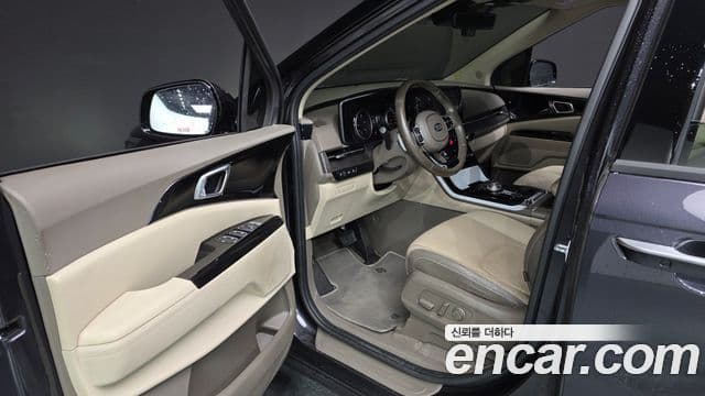 Kia Carnival 2021 — Фото 10/20