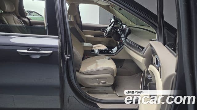 Kia Carnival 2021 — Фото 11/20