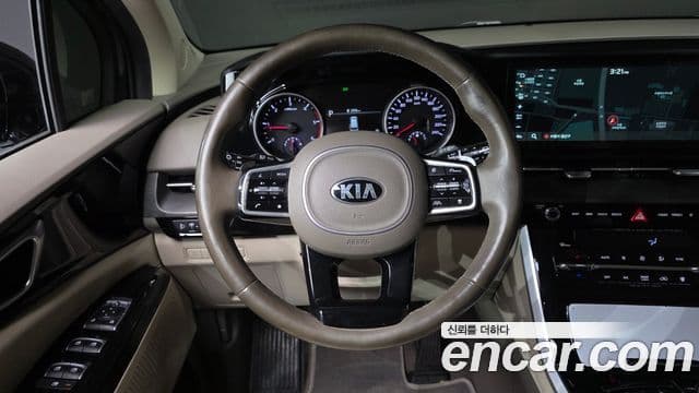 Kia Carnival 2021 — Фото 13/20