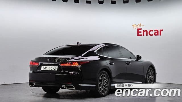 Lexus LS500 2018 — Photo 10/20