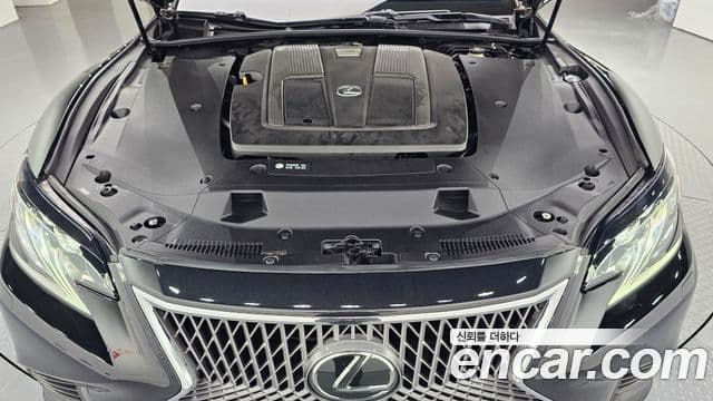 Lexus LS500 2018 — Photo 15/20